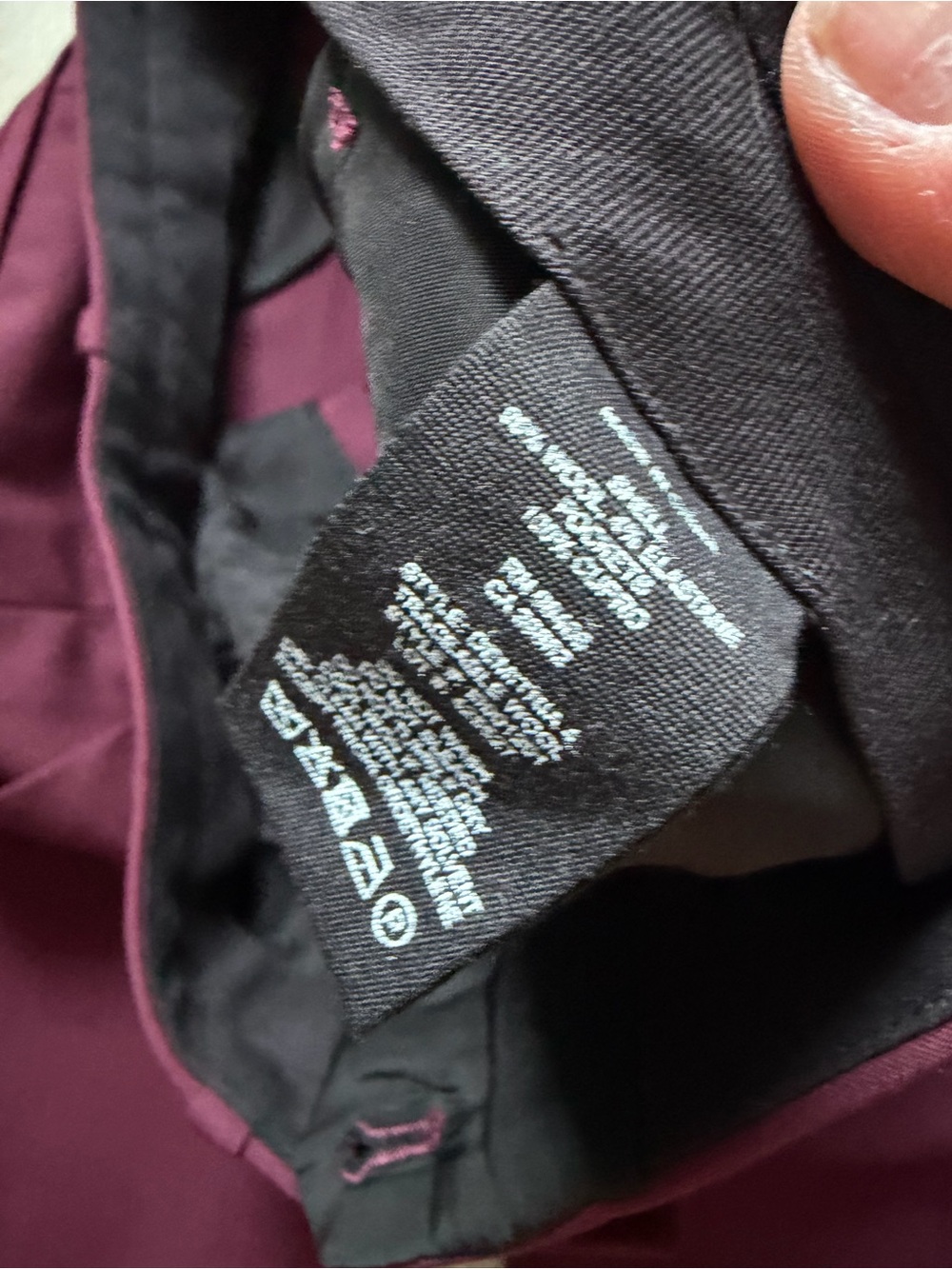 Theory Wide-Leg Pull-On Pant in Admiral Crepe Grenache office suiting designer - Picture 5 of 7